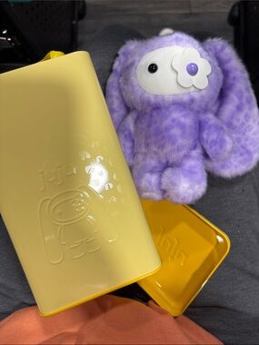 Juju world Singapore Billie
